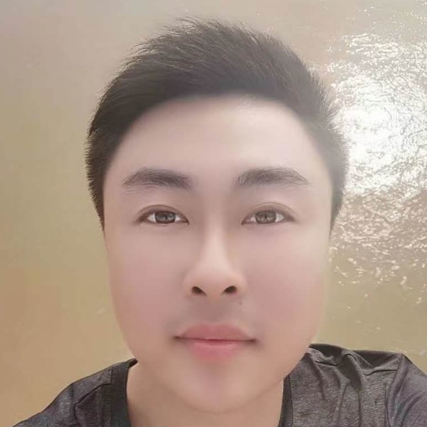 黑色背包的照片