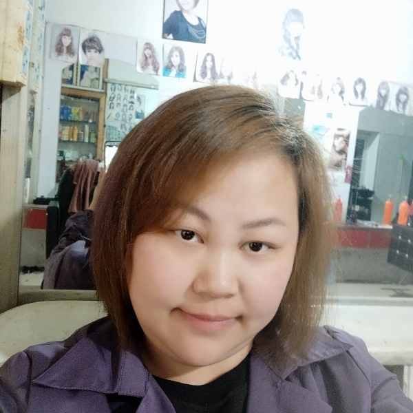 唐琼的照片