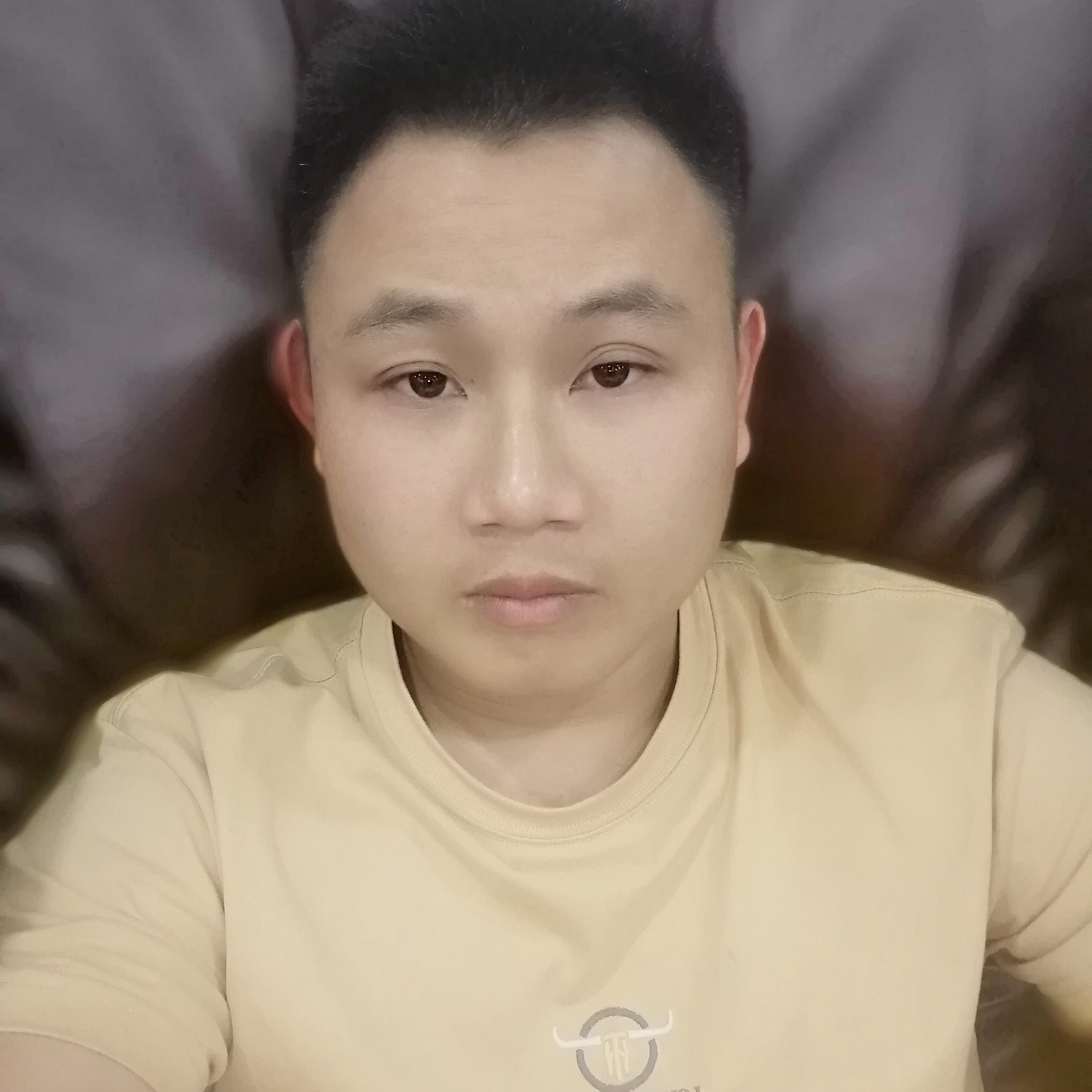 火星上浅吻秀发的照片