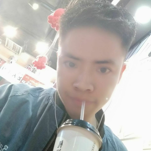 愤怒滑板的照片