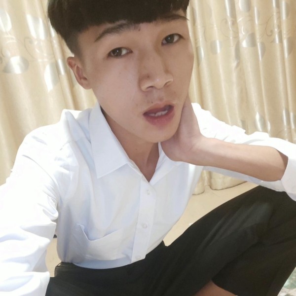 小土豆坦率的照片