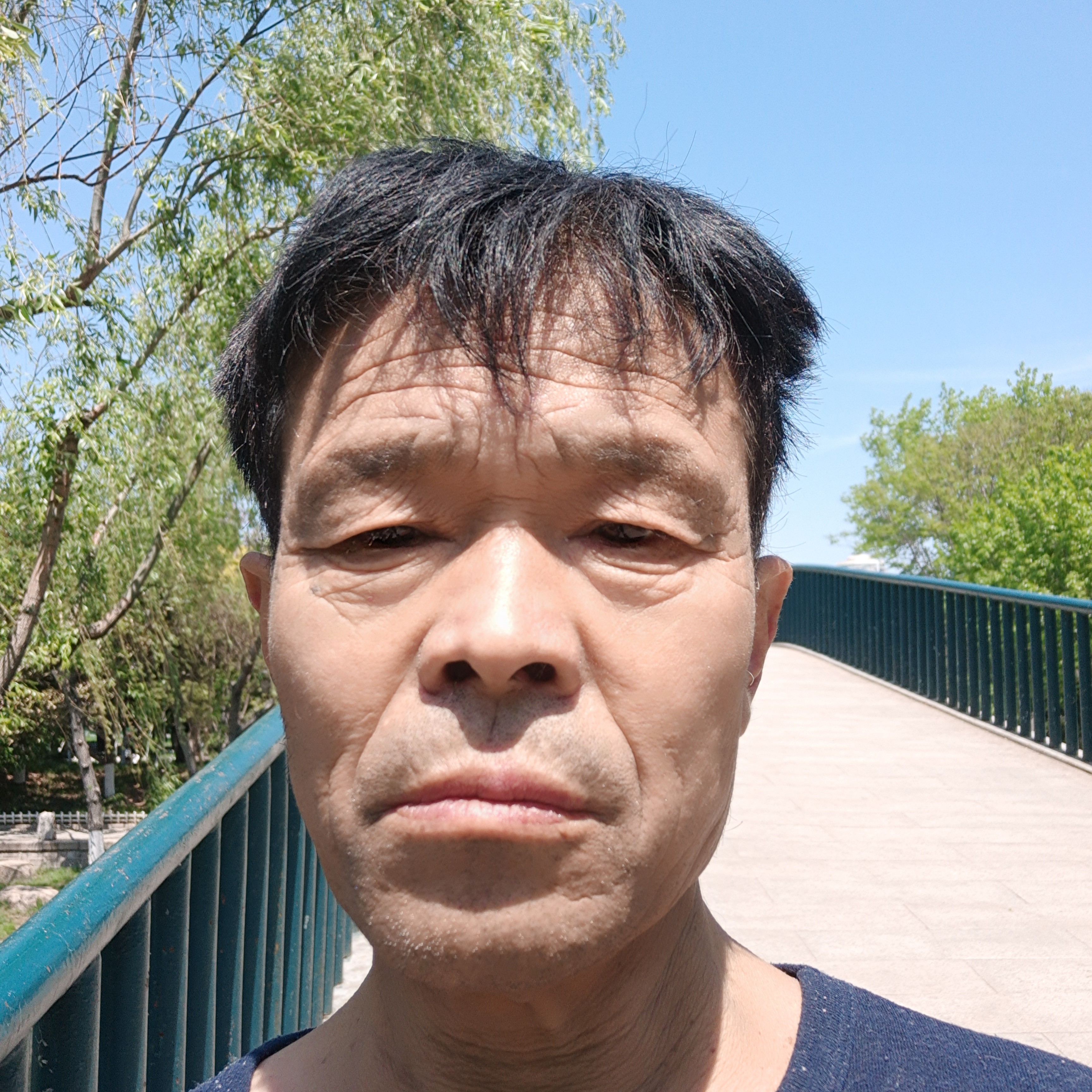 青栀漫步老实的照片