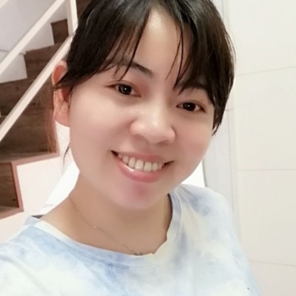美丽与夏露的照片