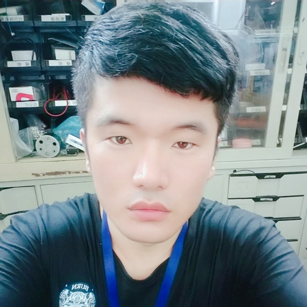 曹荣浩的照片