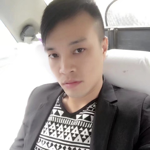老实扯秋月的照片