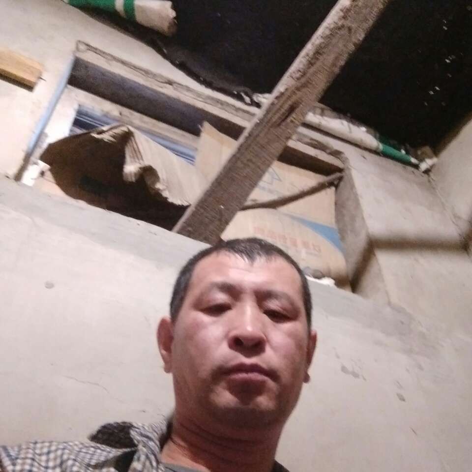 帅气浅吻往事的照片