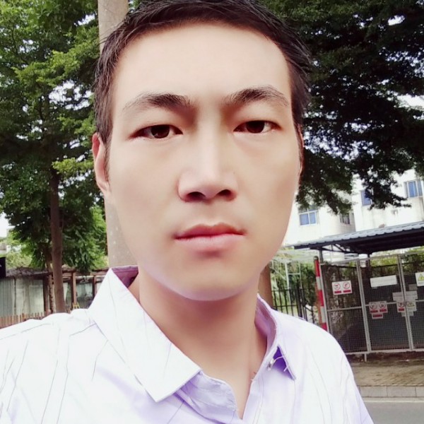 甜蜜蹁跹溪流的照片