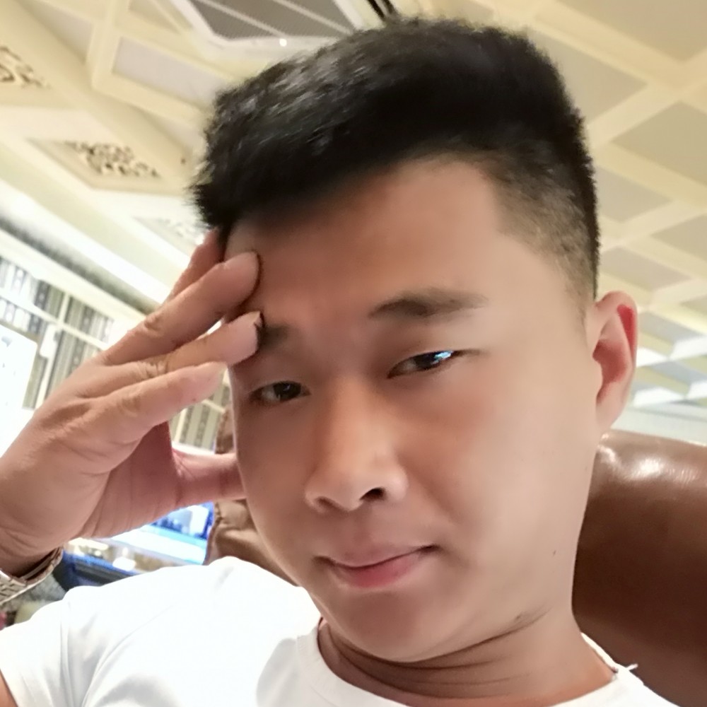 蓝莓踢开心的照片