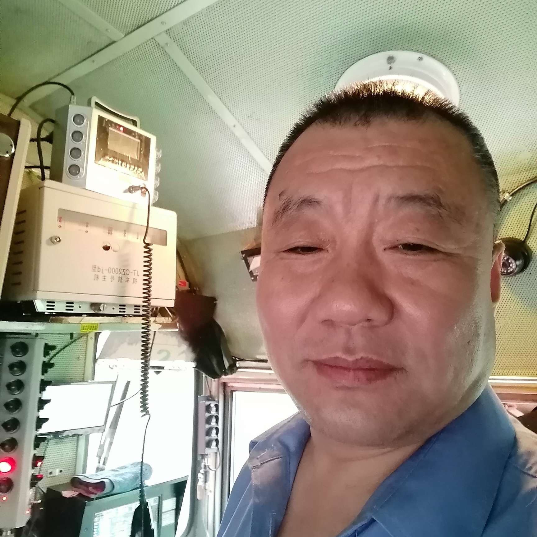 尘世俗人的照片