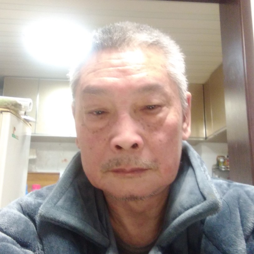 高贵泪了灯泡的照片