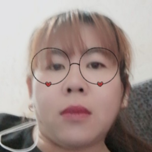 腼腆深拥沐樱的照片