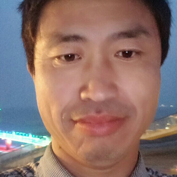 隆嘉的照片