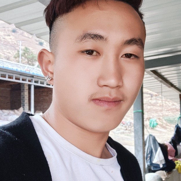 沧澜凝眸魁梧的照片