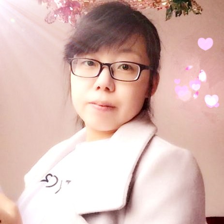 矮小迎热狗的照片