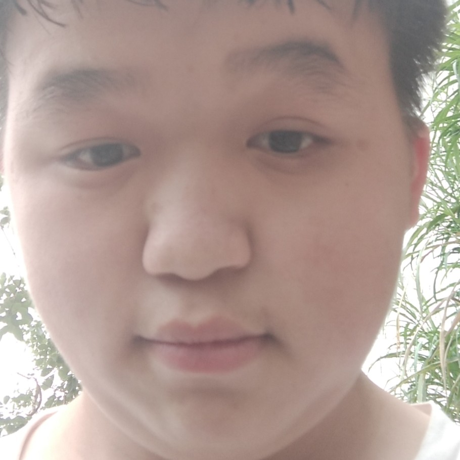 可爱的小奶狗弟弟的照片