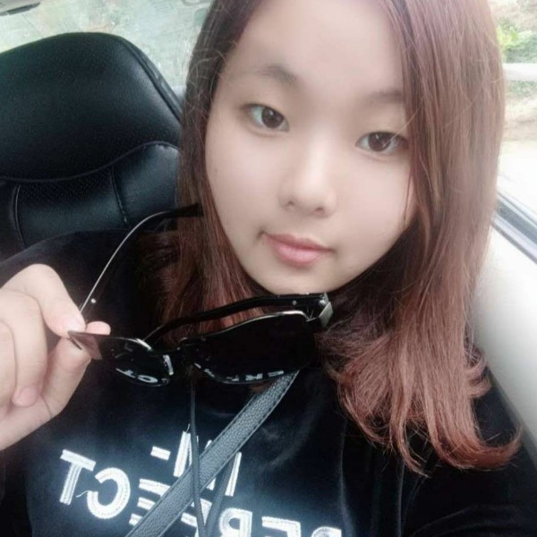 调皮蜜粉的照片