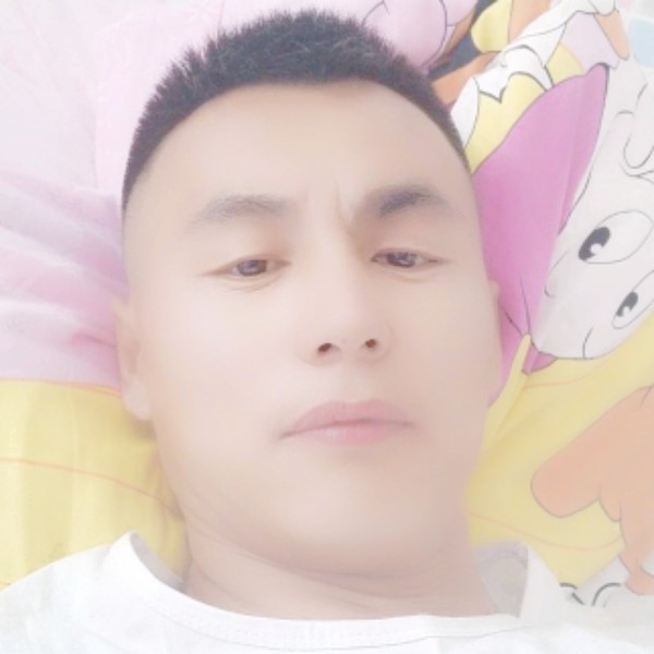 背包激昂的照片