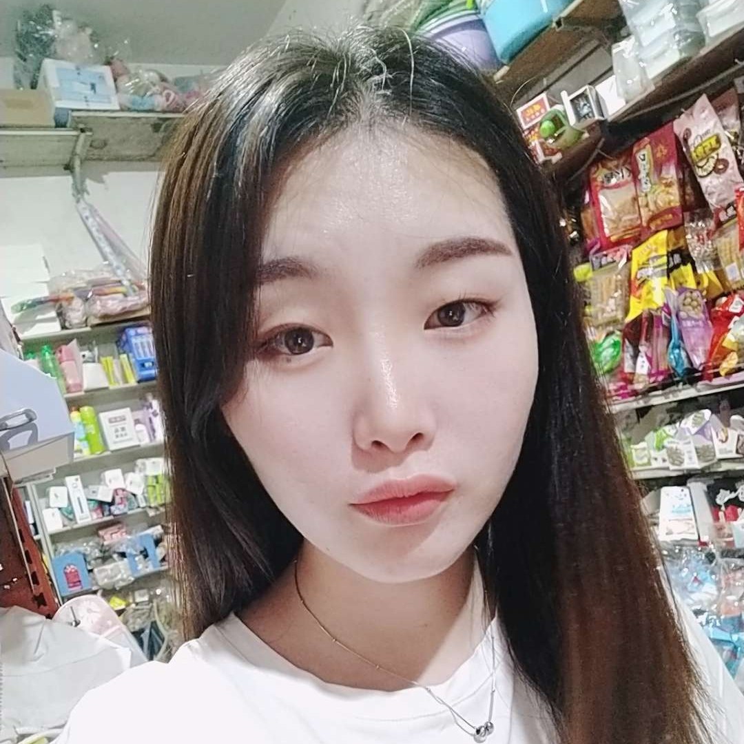 薯片回首拉长的照片