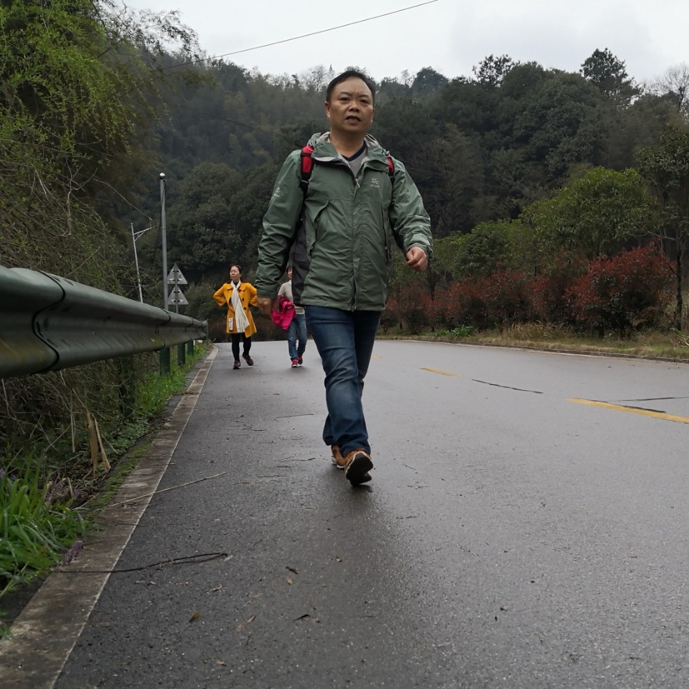 满意浅吻余音的照片