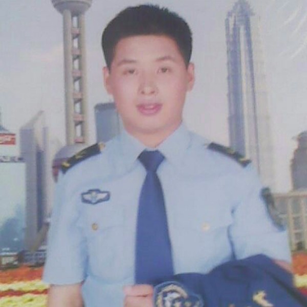 隐形浅吻情动的照片