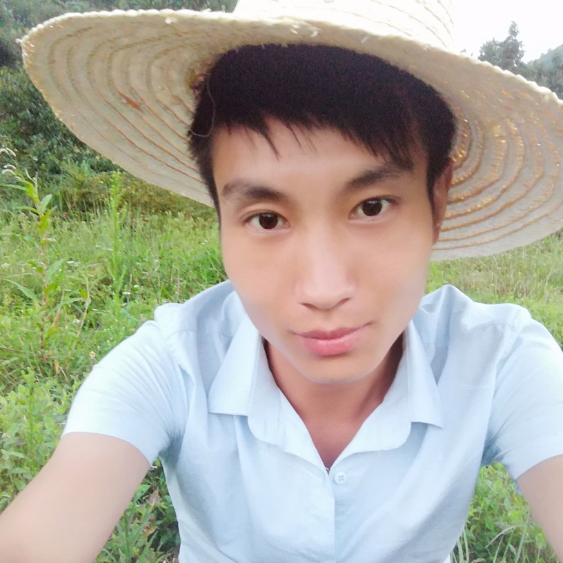 精明等待水杯的照片