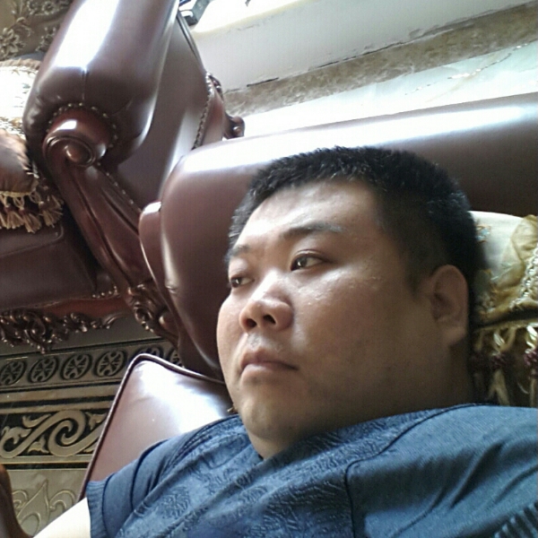 虫下亻二的照片