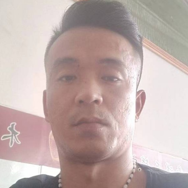 爱卟悔的照片