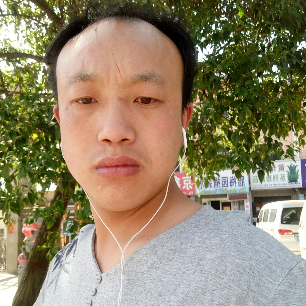 \'晴空万里的照片