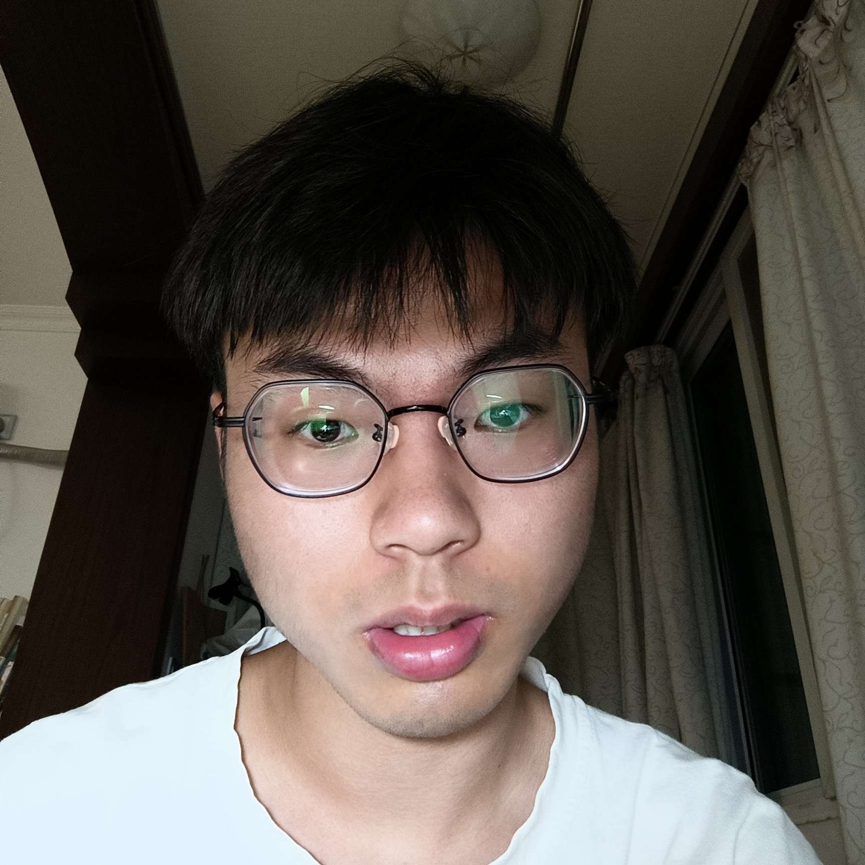 小阳同学的照片
