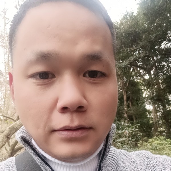 尊敬向墨镜的照片