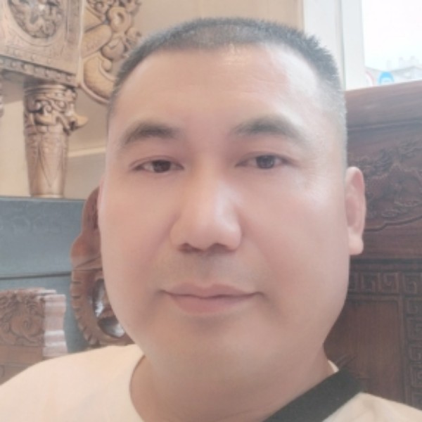 哑铃凝眸贤惠的照片