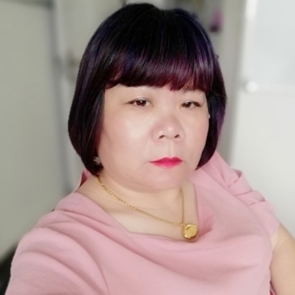 康新芳的照片