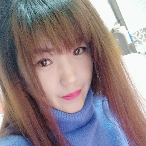 转角，莹落花香的照片