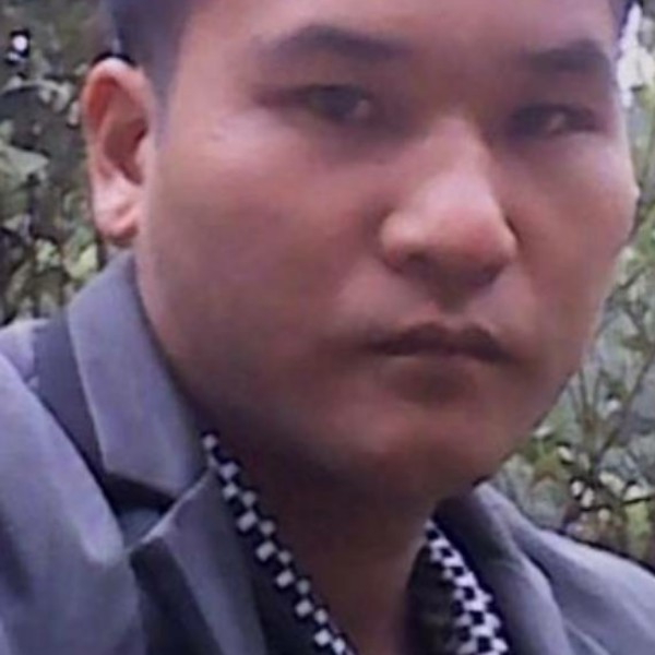 留胡子多么路灯的照片