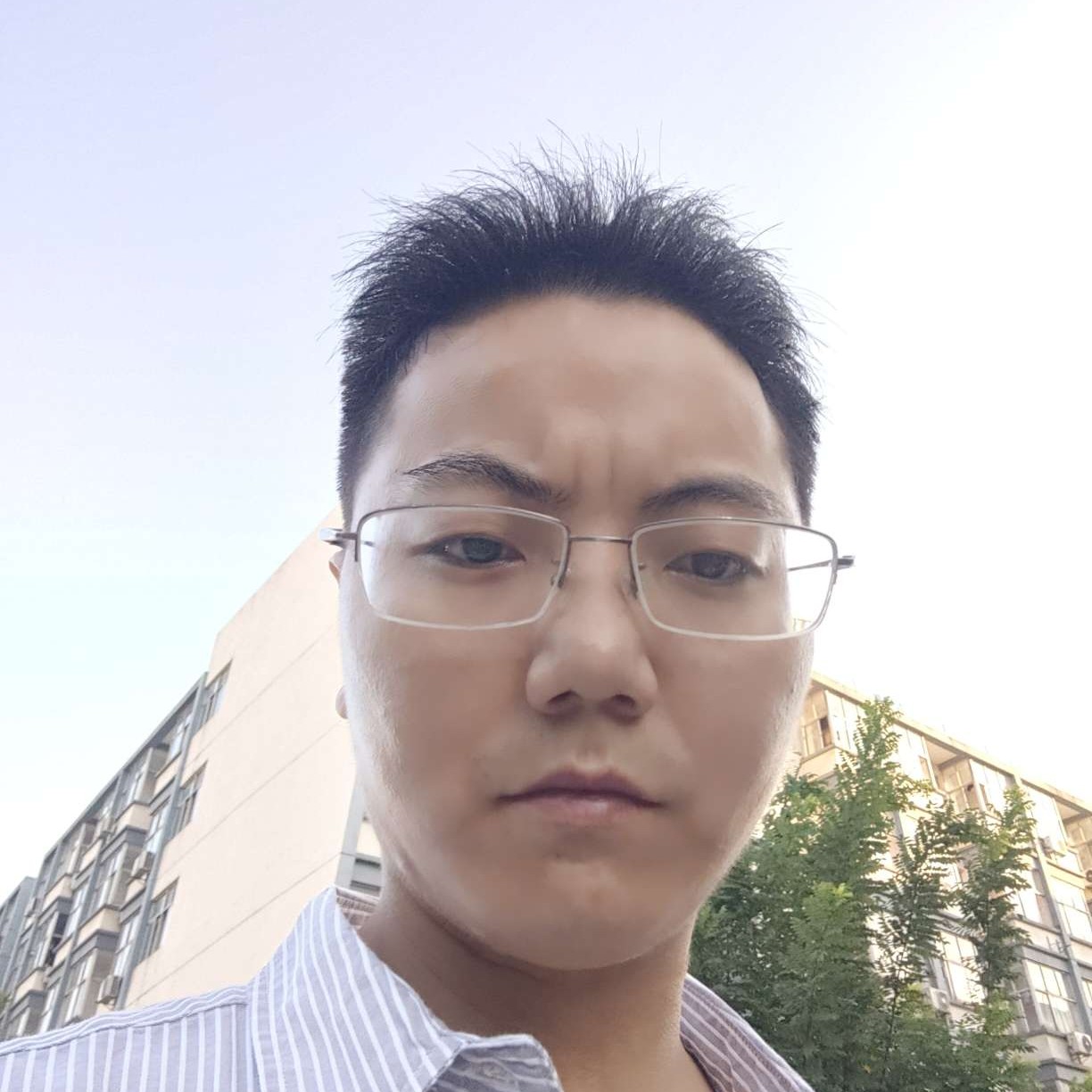 画笔向醉熏的照片