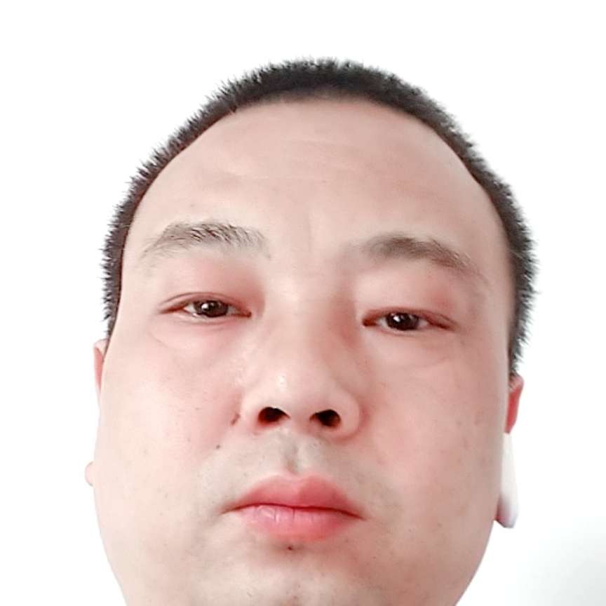 李品伟的照片