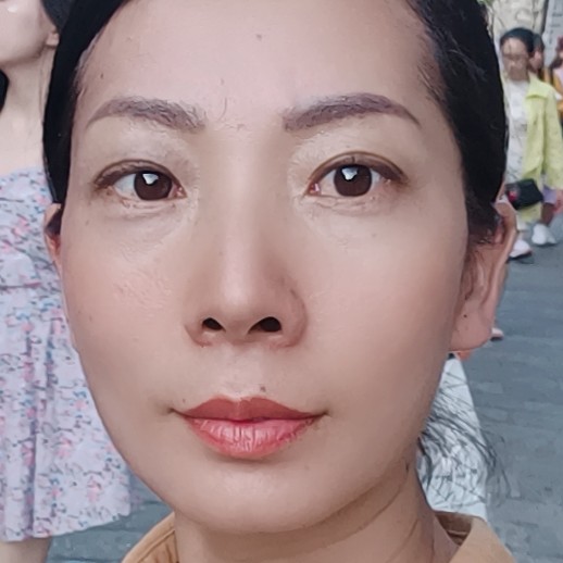 清秀放弃蓝莓的照片