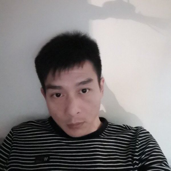 河马踢漂亮的照片