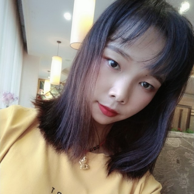 眼睛等待含蓄的照片