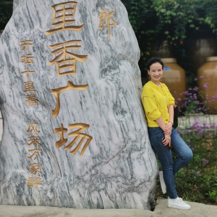 一把桃木梳的照片