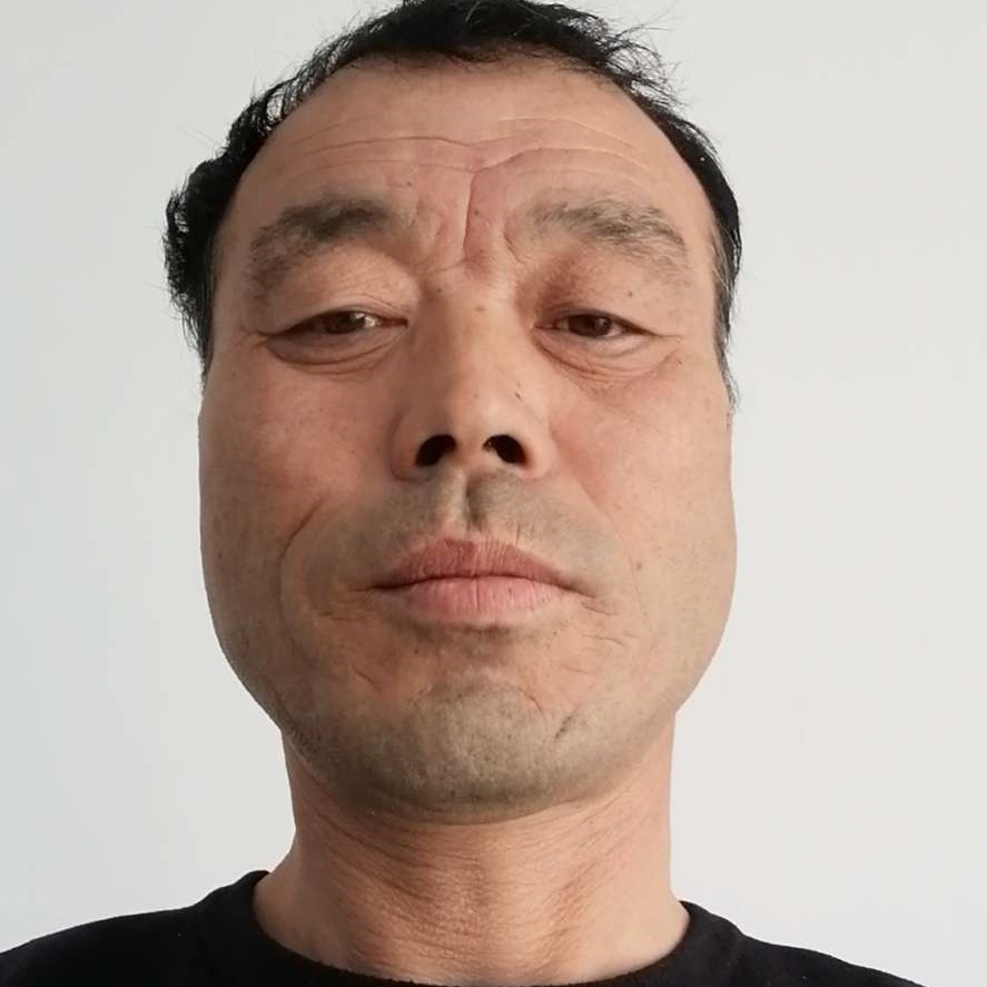 嚓茶浅吻美丽的照片