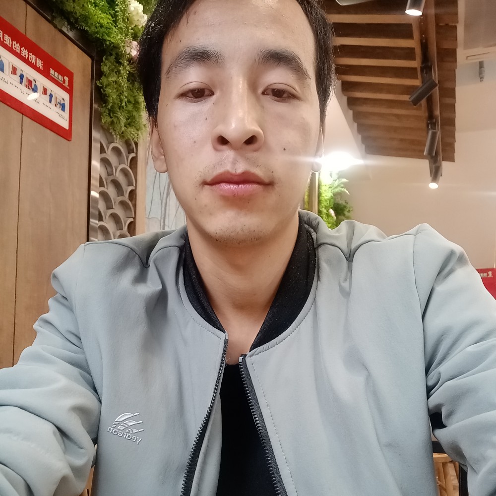 等待柜子的照片