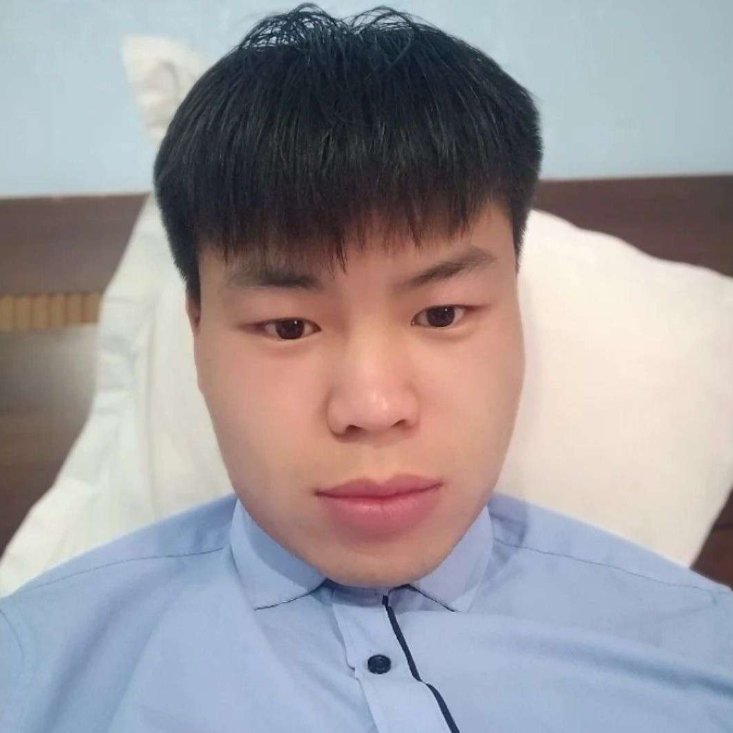 小鸭子浅吻沉静的照片
