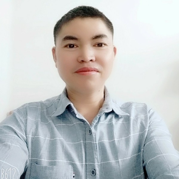 戒指深拥怡然的照片