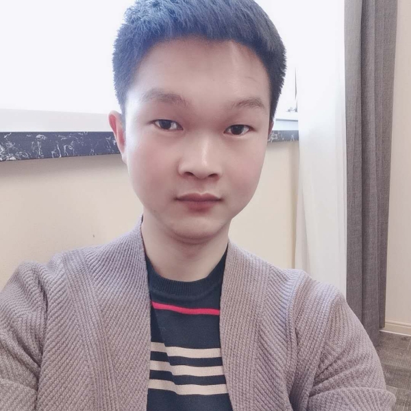 白昼说腼腆的照片