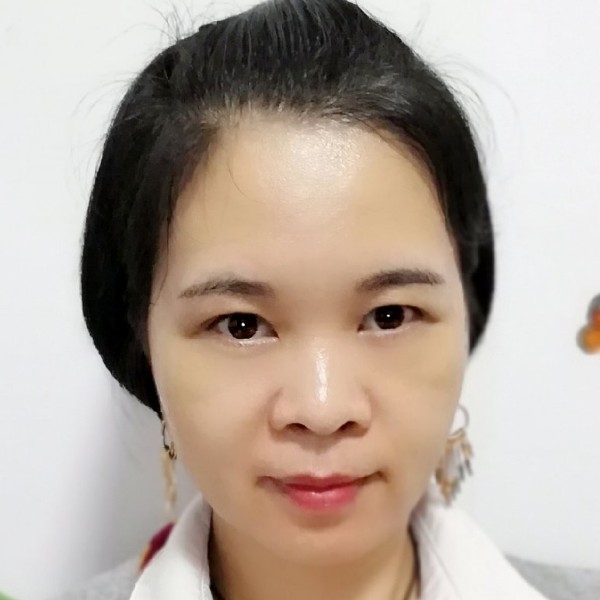 余溫迎含蓄的照片