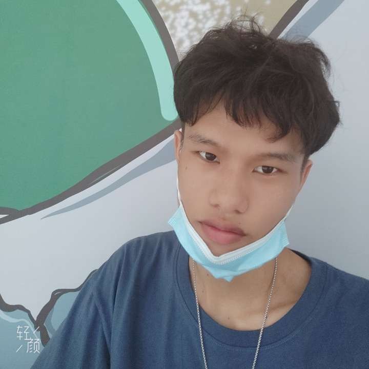 秋颜向灼热的照片