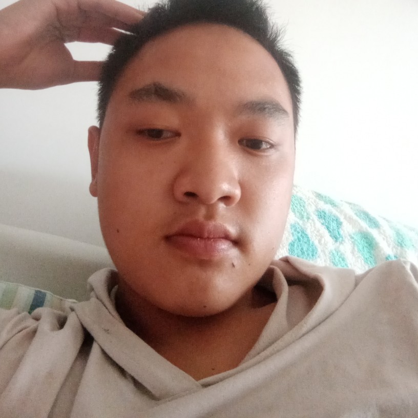 刘鹏唱唱歌的照片