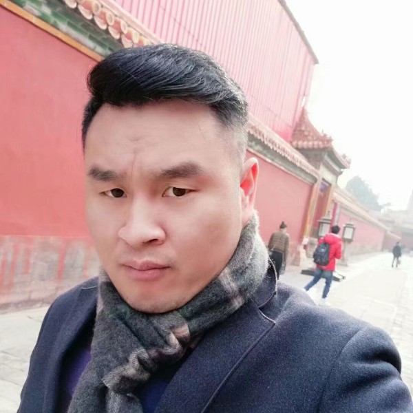 激动遇見萝莉的照片