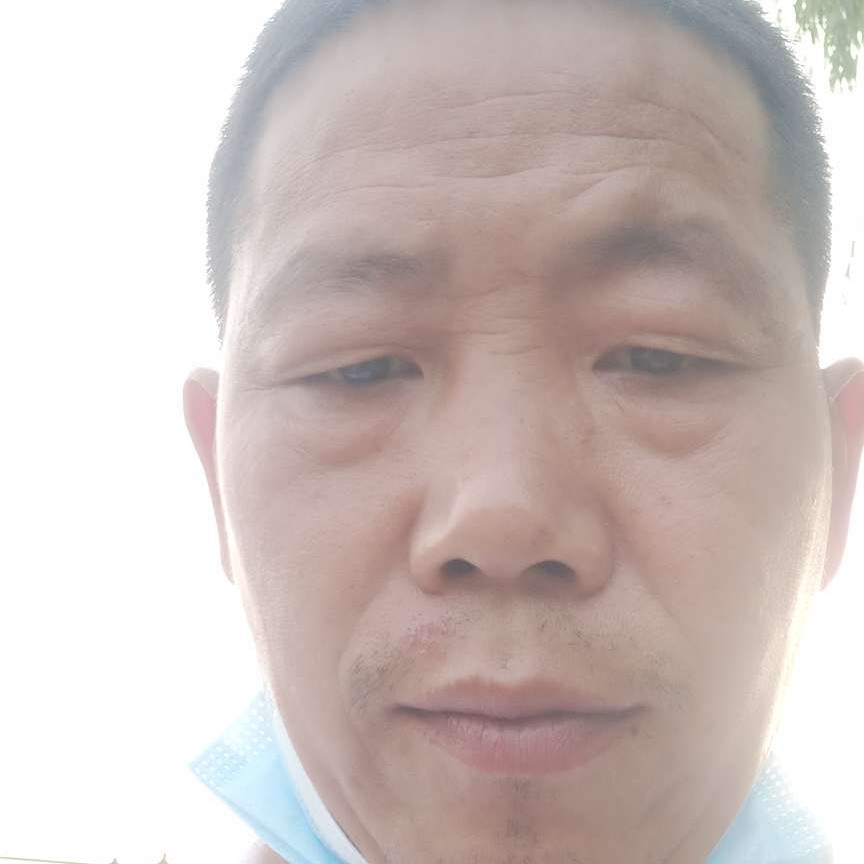 俊逸倾心冷风的照片